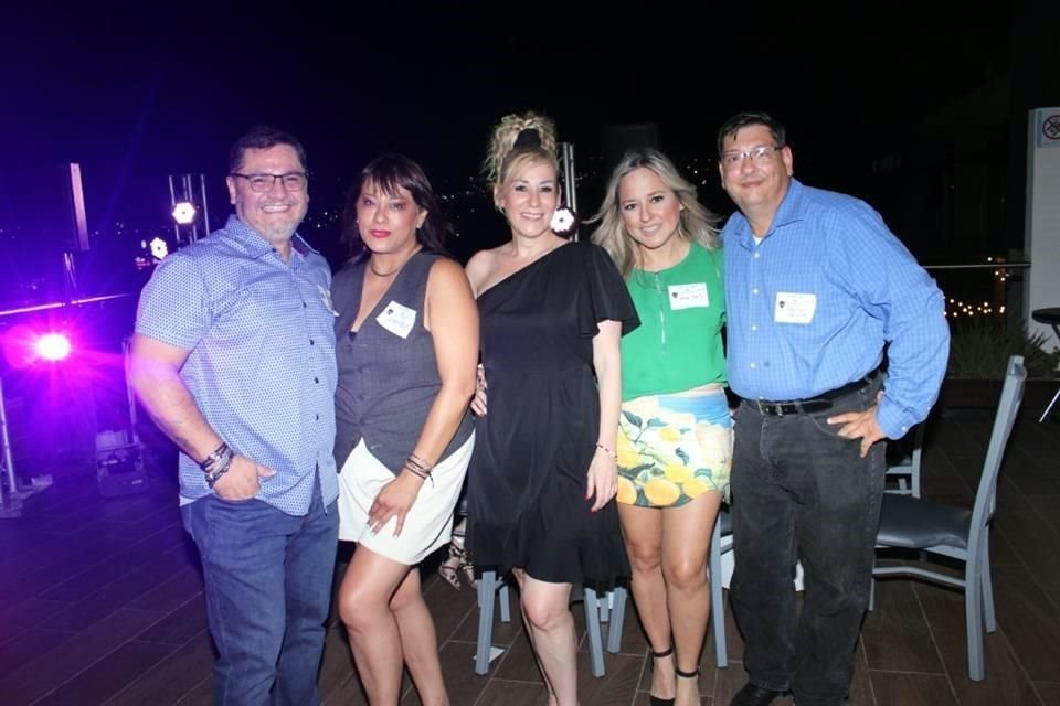 Víctor Candanosa, Gabriela Ruiz, Nelly Treviño, Ana García y Héctor Morales