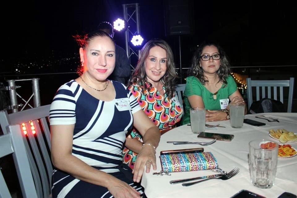 Olinda Treviño del Río, Diana Flores y Marcela Monzol