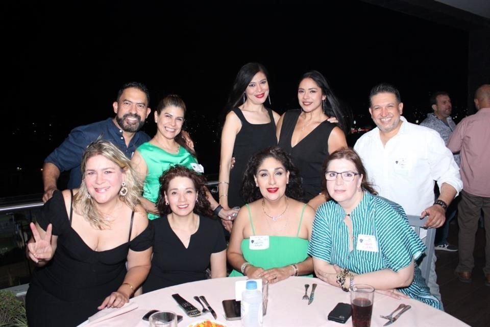 Julia Cortéz, Ivonne Treviño, Mónica Reyes, Laura Cerda, Pablo Campos, Ednna García, Jessica Wah, Sandra Salinas y César Gil