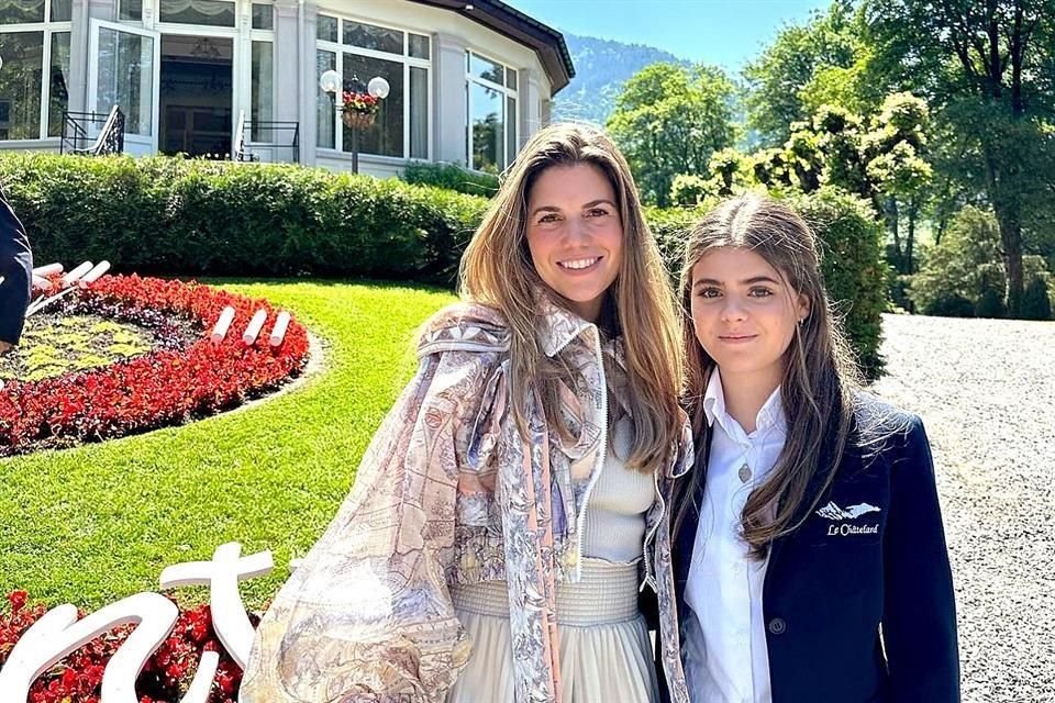 Liz Ferrell de Gutiérrez con su hija Liz