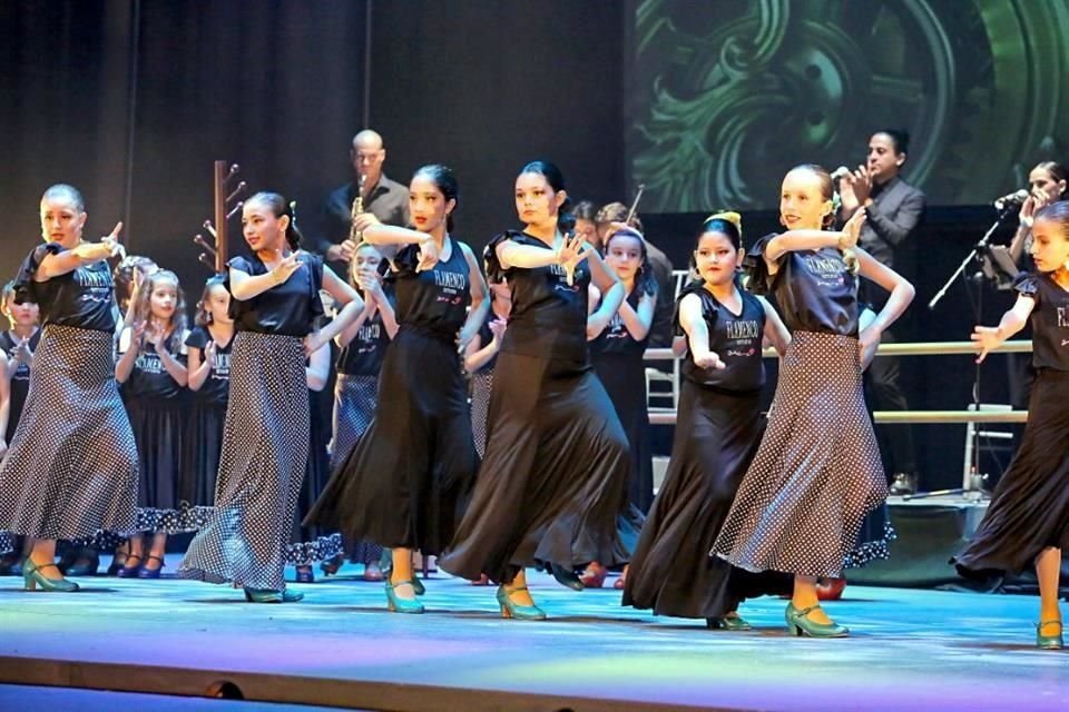 Alumnas de Flamenco Estudio de Cristina Barragán