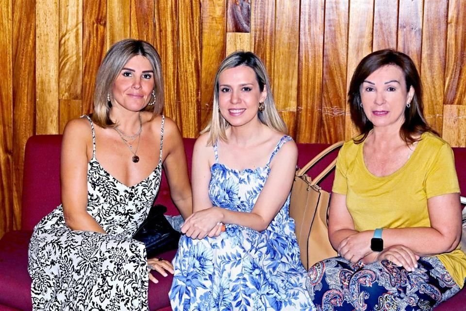 Ana Charul, Carola Santos y Ana Tere Benavides