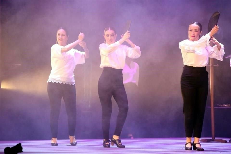 Alumnas de Flamenco Estudio de Cristina Barragán