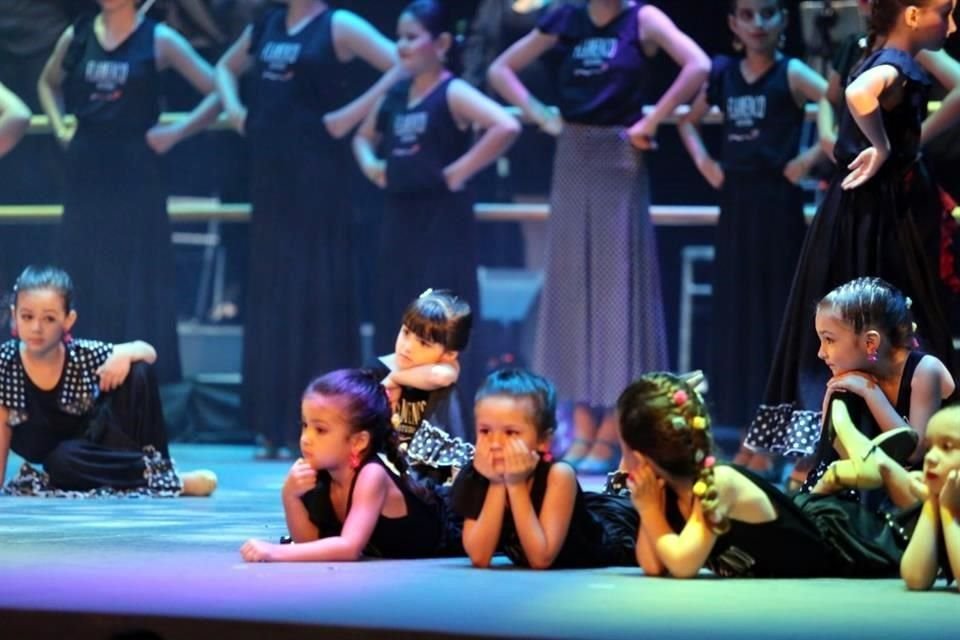 Alumnas de Flamenco Estudio de Cristina Barragán
