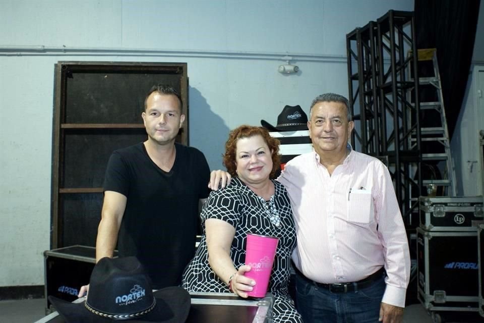 Melo Montoya, Paty Chávez e Ismael Montoya