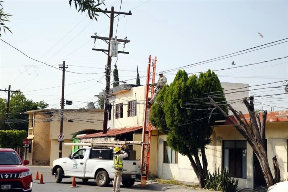 Los transformadores dañados durante la ola de calor representan sólo el 1 por ciento del total instalado, según la CFE.