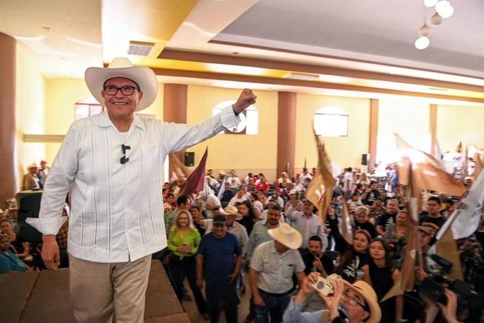 Desde Jerez, Zacatecas, Monreal dijo que desde hace 40 años sueña con ser Presidente y que va a 'dejar cuero en la cerca' para lograrlo.