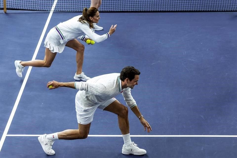 Kate Middleton retó al campeón de tenis Roger Federer, en un partido en Wimbledon, donde la Princesa de Gales logró superarlo.