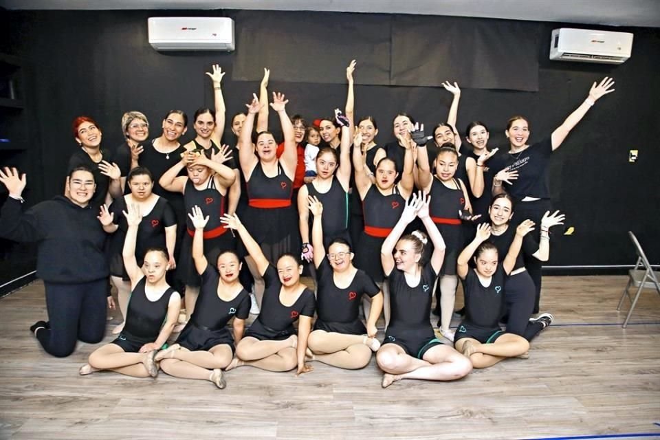 Bailar con el Corazón A.C. es la primera compañía inclusiva de danza en la Ciudad que, a través del baile.
