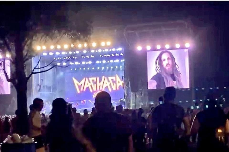 La banda se disculpó con sus fans que esperan su actuación en el Machaca.