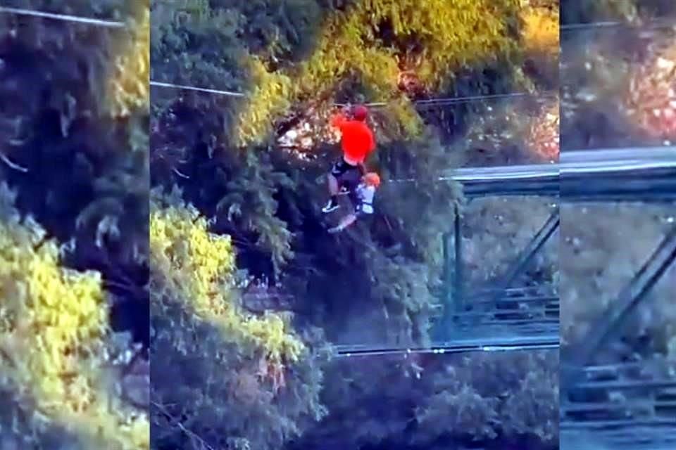 Un video que circula en redes sociales capta cuando un niño cae desde una tirolesa en Fundidora
