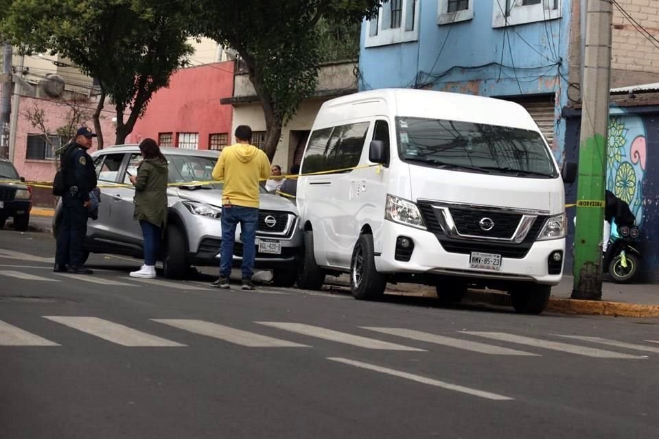 El conductor de un camioneta chocó con otro vehículo tras sufrir un infarto que le provocó la muerte, en la Colonia Doctores.