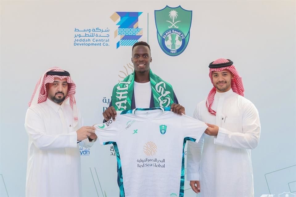 El futbol árabe nuevamente está bajo reflectores luego de la contratación del portero Edouard Mendy, quien pasa del Chelsea al Al Ahli.