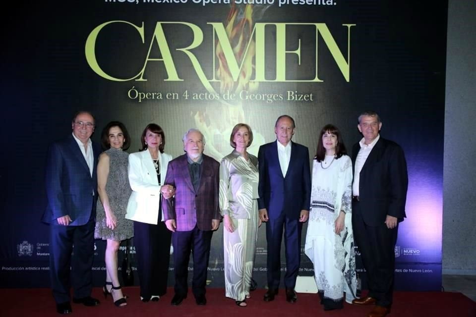 Alejandro Pérez, Vero Mugerza, Carmen Bortoni de De la Garza, Gustavo de la Garza, Tata Páez de la Garza Evia, Alberto de la Garza Evia, Leonor de Vázquez y Jorge Vázquez