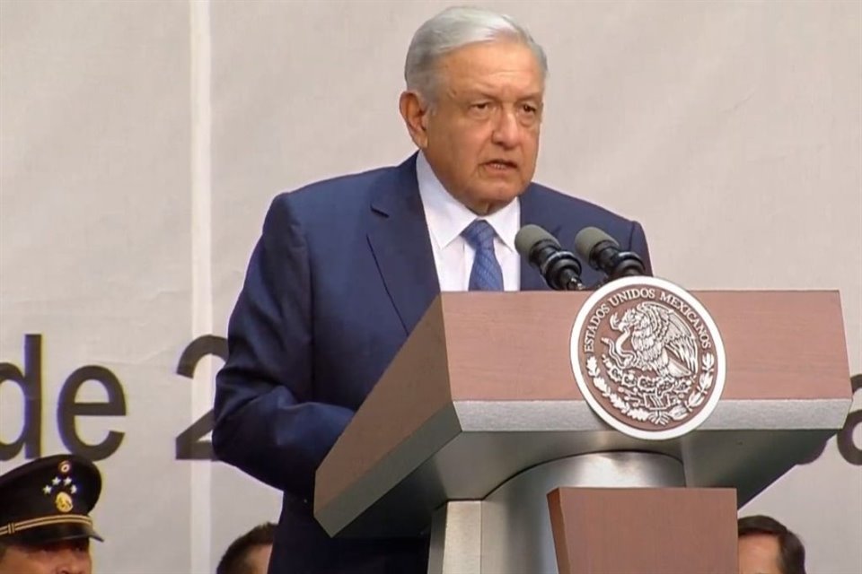 En el Zócalo, López Obrador ofrece su informe número 20, en lo que va del sexenio, para celebrar los cinco años de su victoria en las urnas.