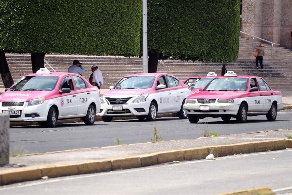 Martí Batres, Jefe de Gobierno, adelantó que se escucharán demandas de taxistas pero darán prioridad a no afectar la economía.