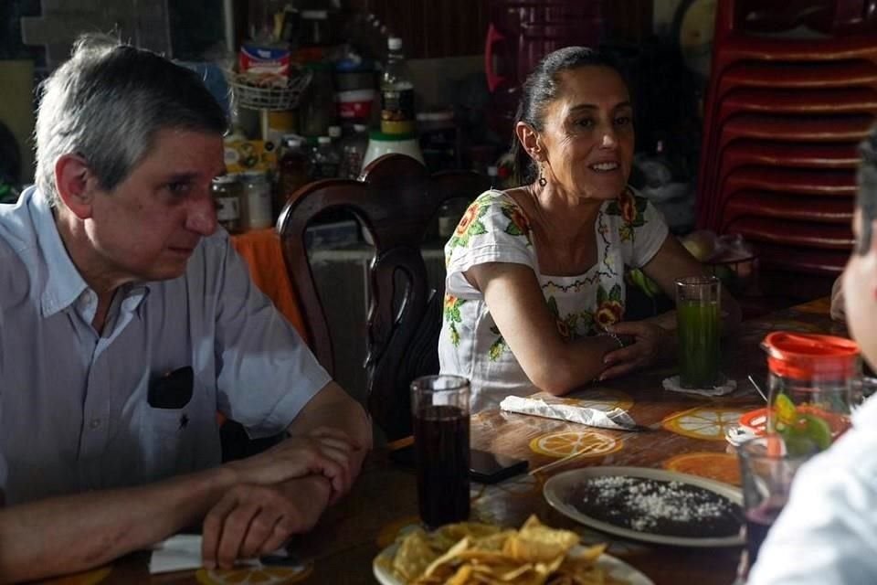 La ex Jefa de Gobierno, Claudia Sheinbaum, estuvo de visita en Motul, al noreste de Yucatán.