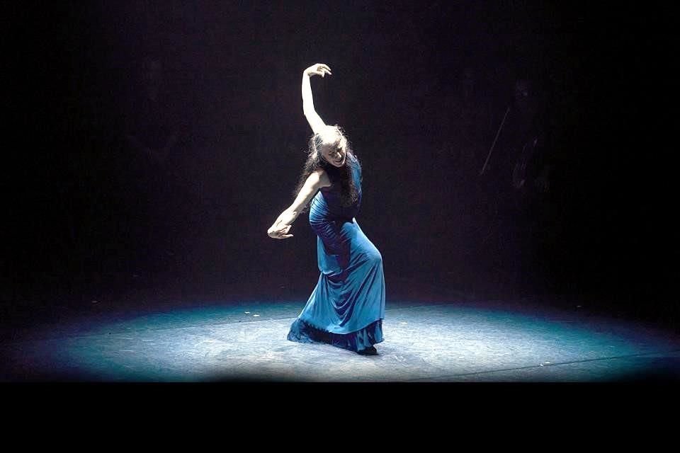 Las mil y una noches, Scheherezade va narrando historias con tal de salvar la vida, así transcurrirá de forma intensa y simbólica 'De Scheherezade', espectáculo de la compañía de María Pages.