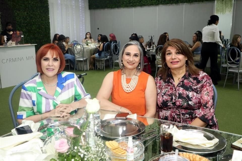 Judith de Garza, Norma Guajardo y Cristy Martínez