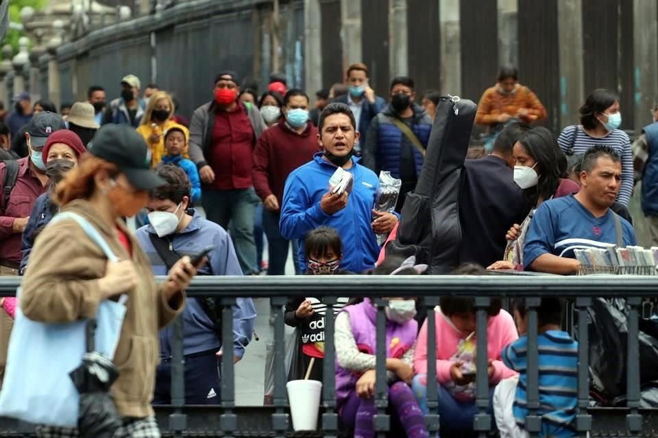 Con el semáforo verde, las zonas con aglomeraciones se han convertido en una constante en la Ciudad de México.