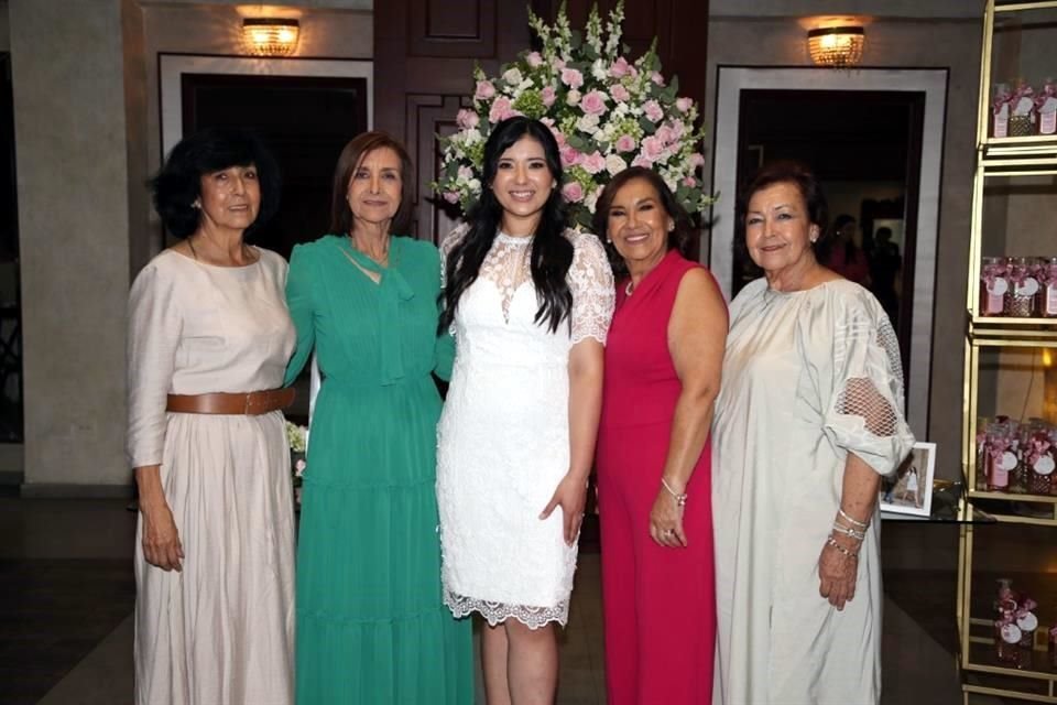 Irma González, Rosa Carmen González, Martha Carrales González, Martha Margarita González Garza y Alicia González