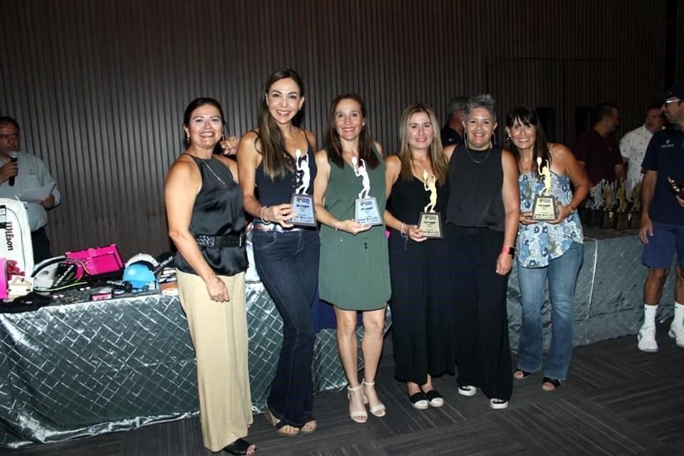 Teresa Rodríguez, Paloma Jaime, Herminia Díaz de León, Paty Cabañas, Gabriela Pérez y Nancy Flores