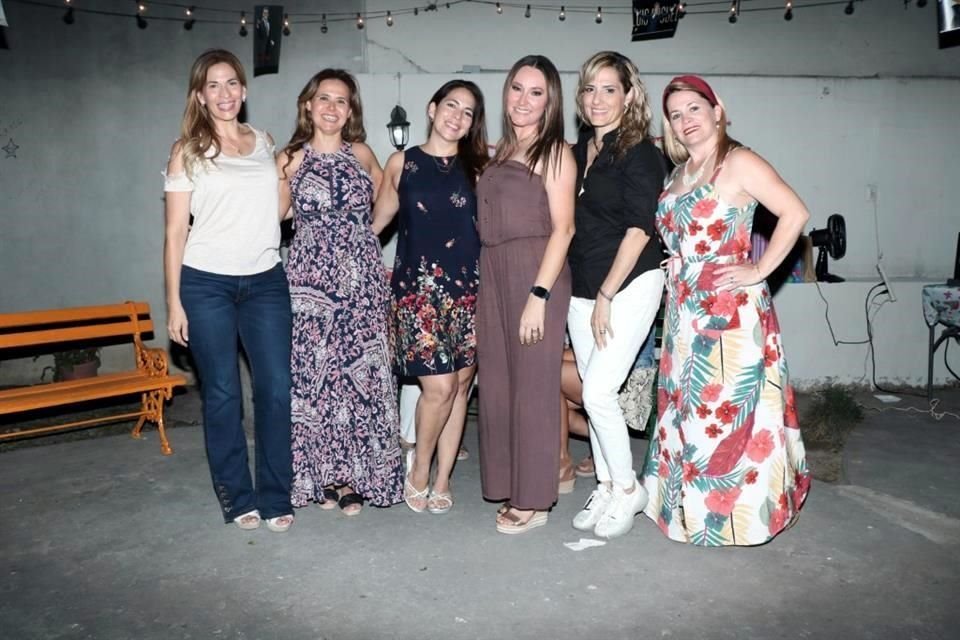 Alma Cavazos, Diana Hinojosa, Wenddy Cavazos, Karla Saldaña, Cristy Guajardo y  Jeanette Moebius de Carrillo