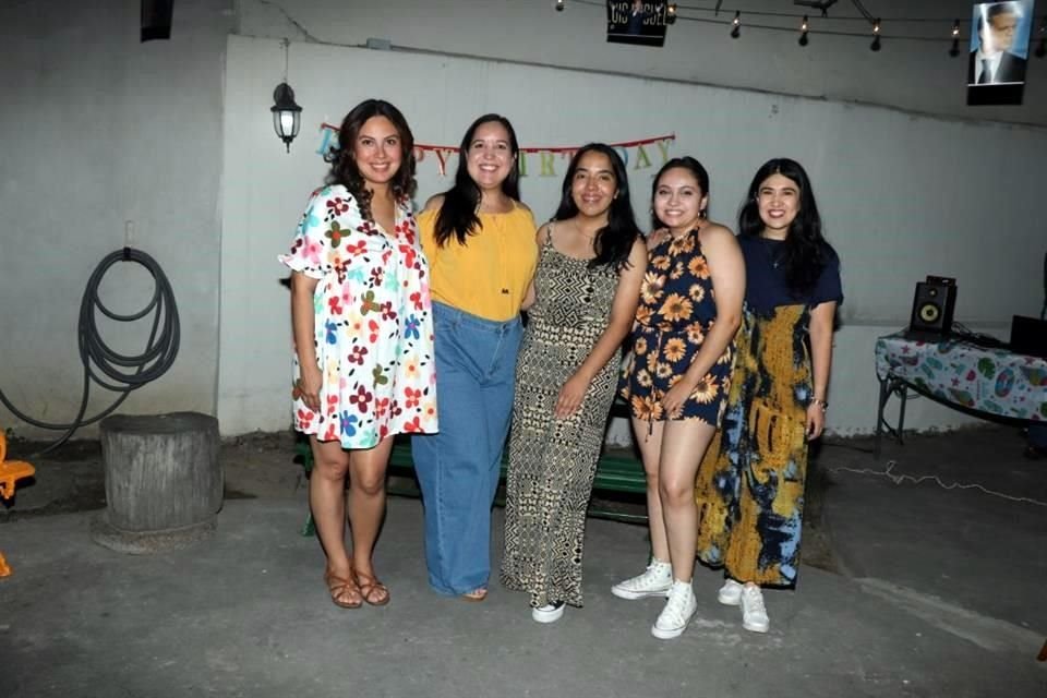 Talía Mata, Paty Hernández, Mariel Ibarra, Gaby Maldonado y Grace Mendoza
