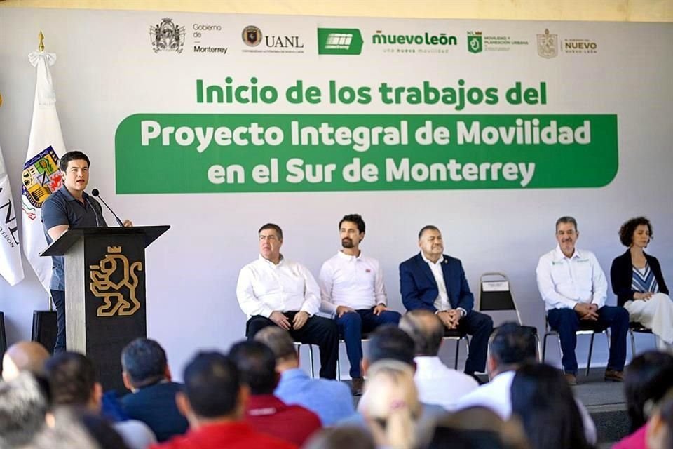 El Gobernador de Nuevo León durante la ceremonia de inicio de los trabajos.