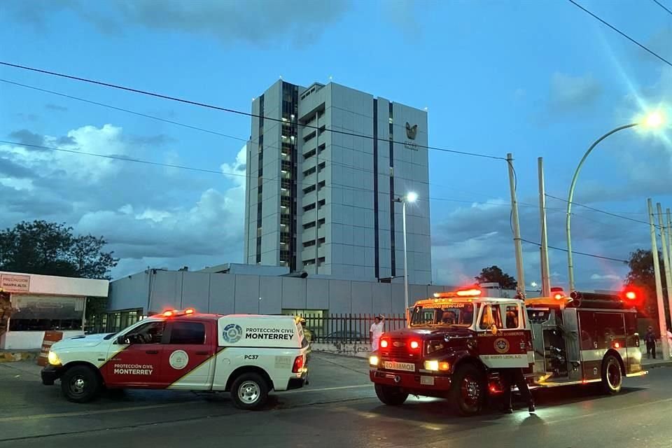 Un hombre muere tras lanzarse del piso de 10 del Hospital No. 25 del Seguro Social, ubicado sobre la Avenid Lincoln, en Monterrey.