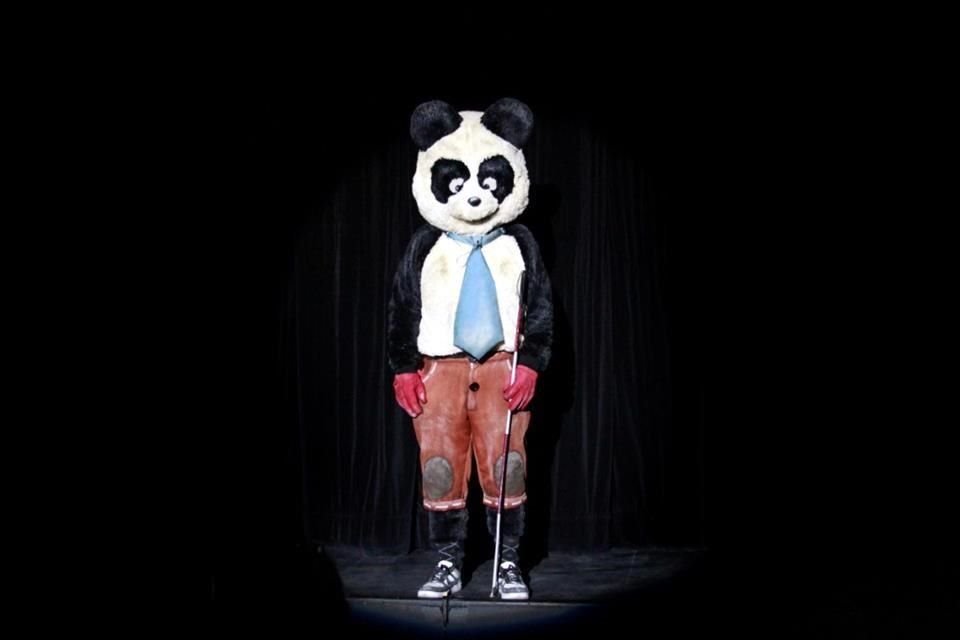 La trama está inspirada en La Separación de los Amantes, de Igor Caruso, y son cinco historias que se van conectando a través de la música y de un oso panda.