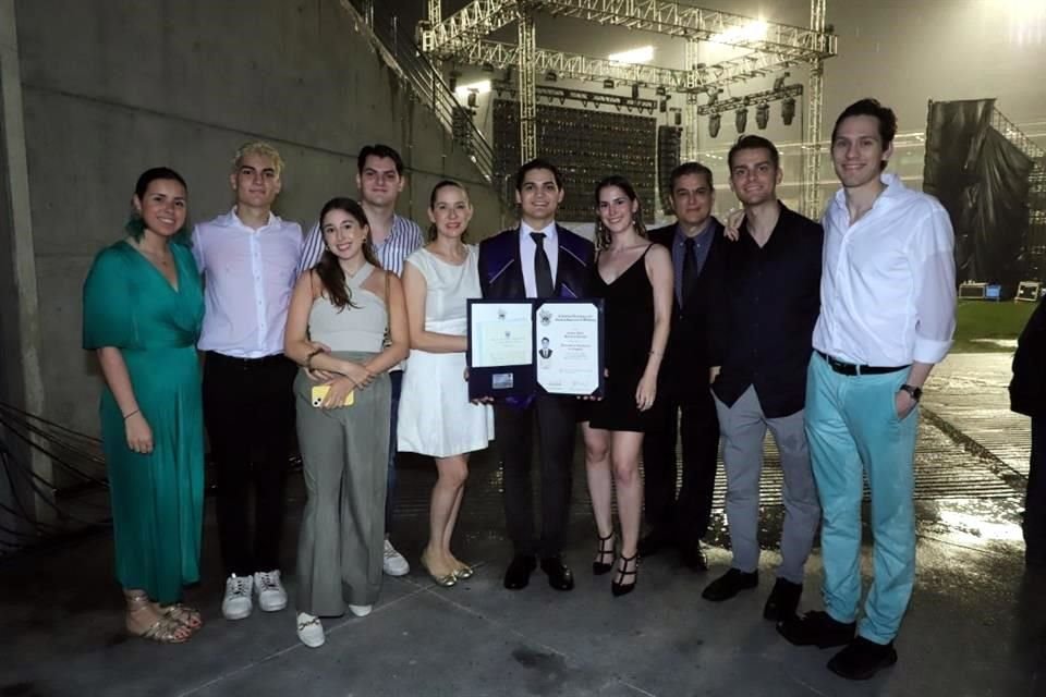 María Rey, Gabriel Marchand Treviño, María Durán, Darío Marchand Treviño, Márgara Treviño de Marchand, Emilio Marchand Treviño, Roberta Saldaña, Daniel Marchand Treviño, Mauricio Marchand y Mauricio 