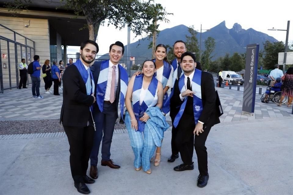 Eugenio Caballero, Alejandro Figueroa, Valeria Banderas, Rubí Chaidez, Juan Mata y Jorge Uriarte