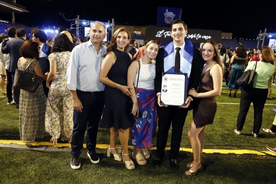 Eduardo Guajardo, Maricarmen de Guajardo, Carolina de Guajardo, Eduardo Javier Guajardo y Margarita Treviño