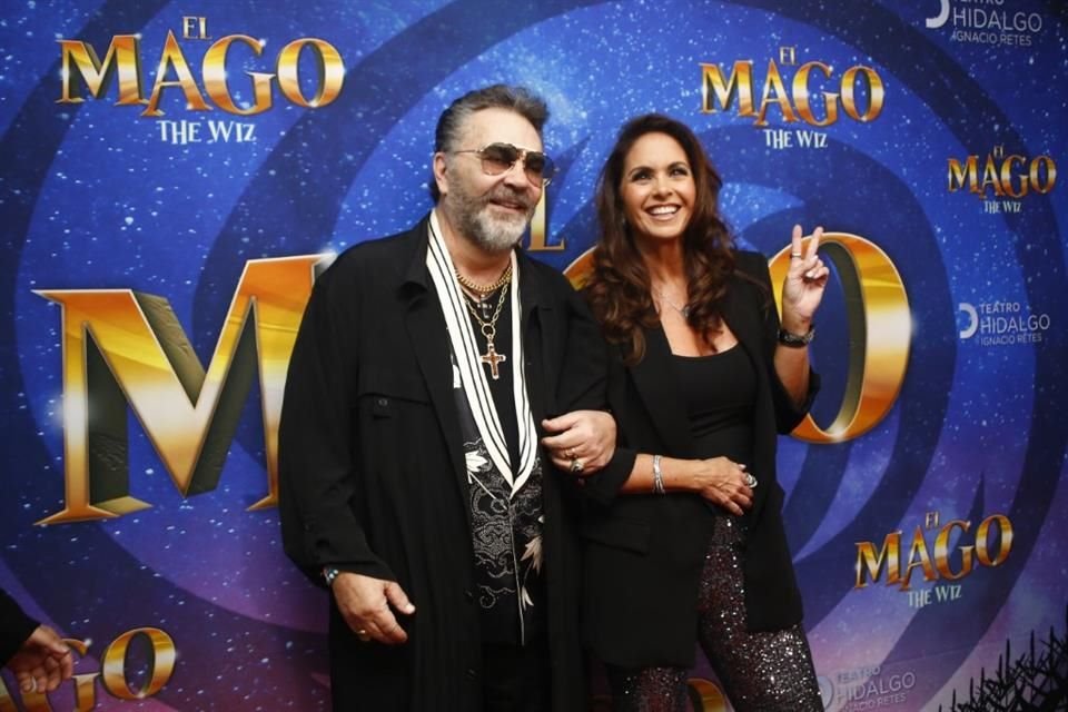 Lucero y Mijares acompañaron a su hija, Lucero Mijares, a la alfombra amarilla de la obra musical 'El Mago (The Wiz)', en el Teatro Hidalgo.