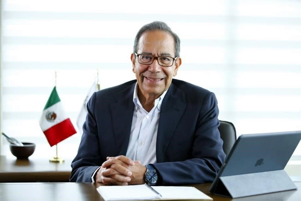 Carlos Salazar Lomelín, asume la presidencia del Cuerpo Consular de Nuevo León.