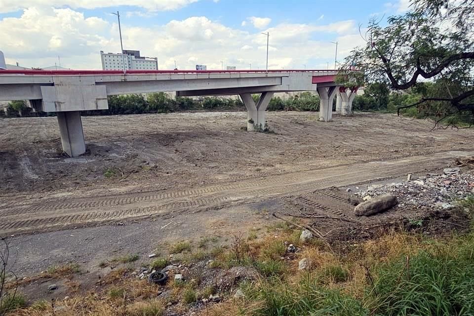 La maquinaria operó hasta las 18:00 horas y fue supervisada por personal de la Comisión Nacional del Agua.