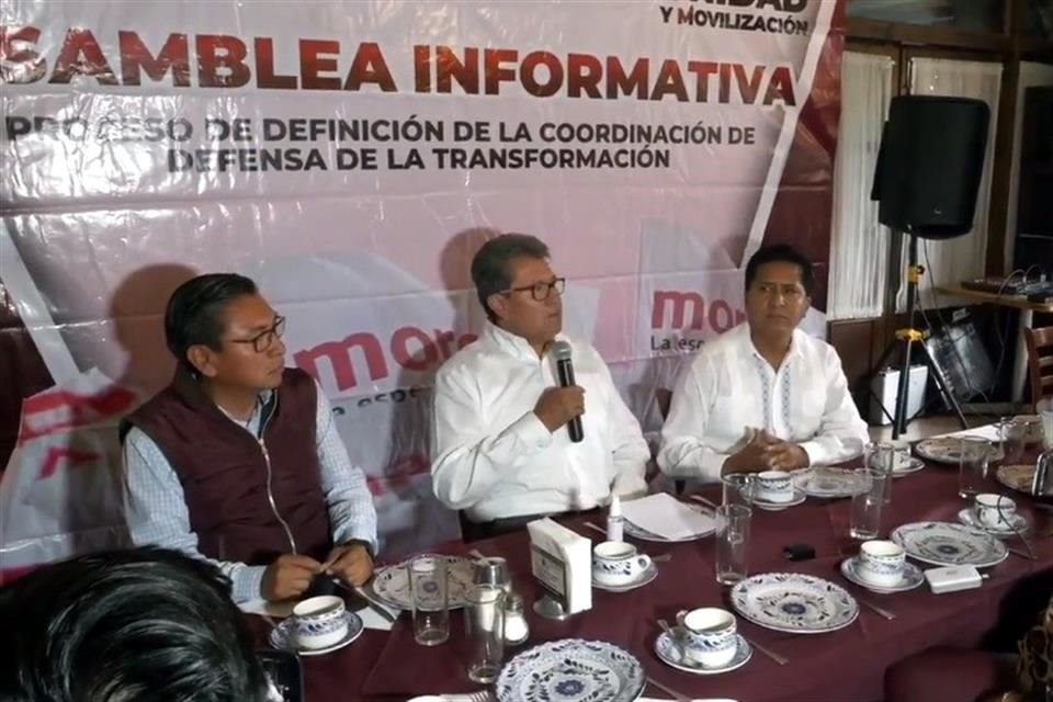 Monreal dijo que existen gobernadores detrás de las campañas que realizan sus compañeros.