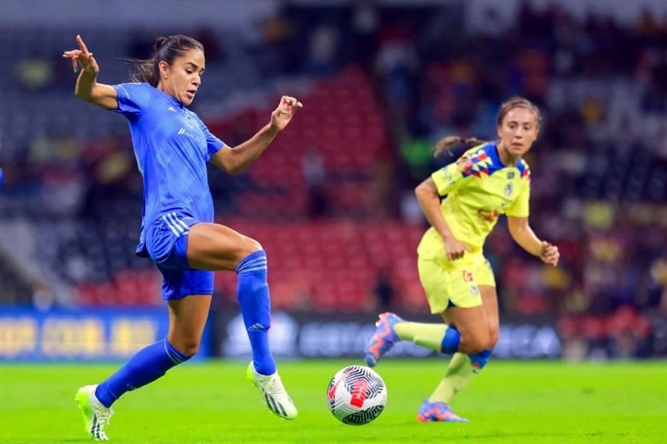 Con doblete de Mía Fishel, Tigres Femenil venció 2-0 al América en la ida del Campeón de Campeones.