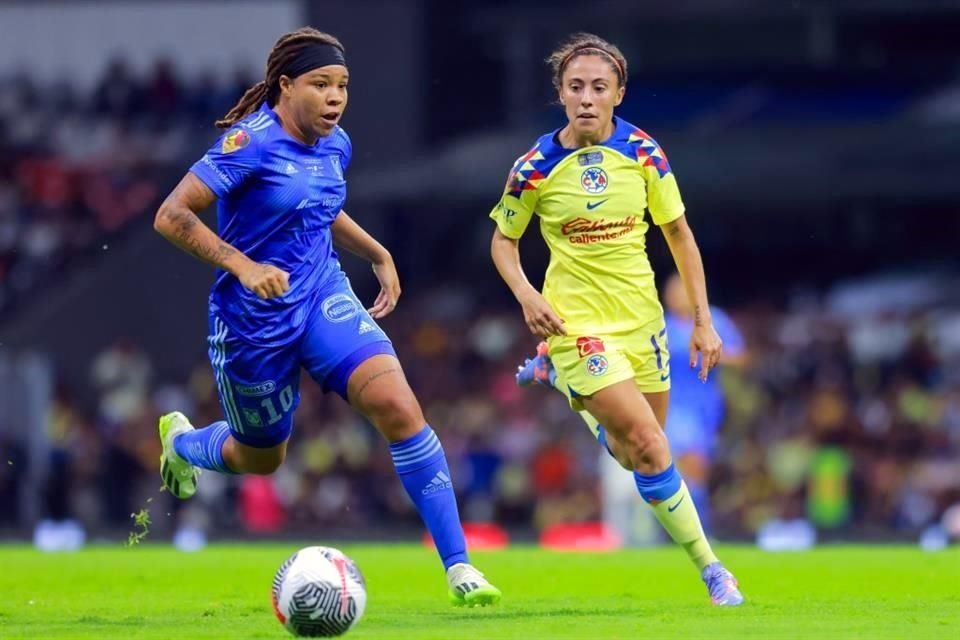 Con doblete de Mía Fishel, Tigres Femenil venció 2-0 al América en la ida del Campeón de Campeones.