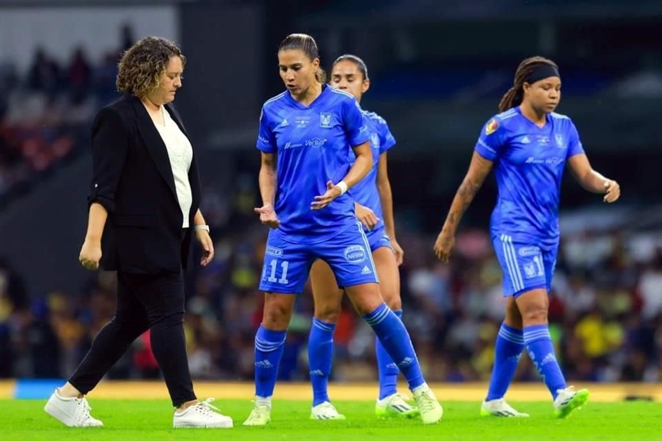 Con doblete de Mía Fishel, Tigres Femenil venció 2-0 al América en la ida del Campeón de Campeones.