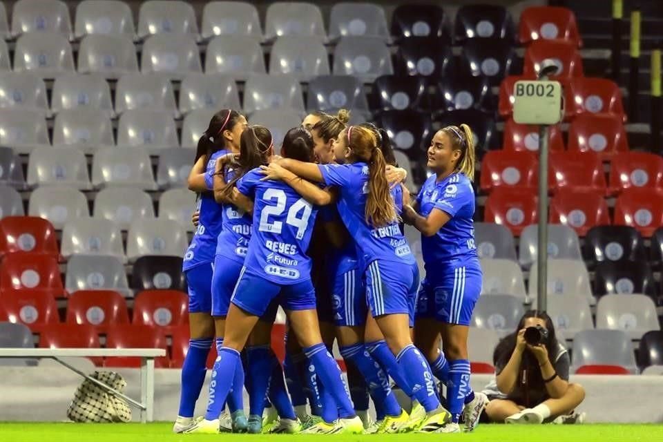 Con doblete de Mía Fishel, Tigres Femenil venció 2-0 al América en la ida del Campeón de Campeones.