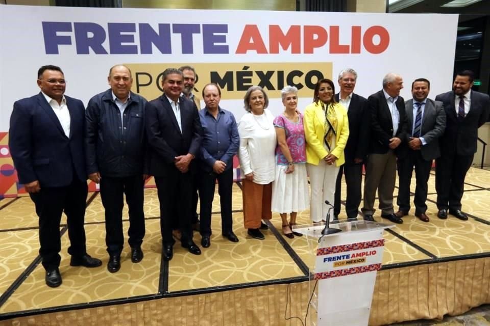 Políticos de Oposición y ex consejeros electorales integran el Comité Organizador del Frente Amplio por México, que definirá al aspirante presidencial al 2024.