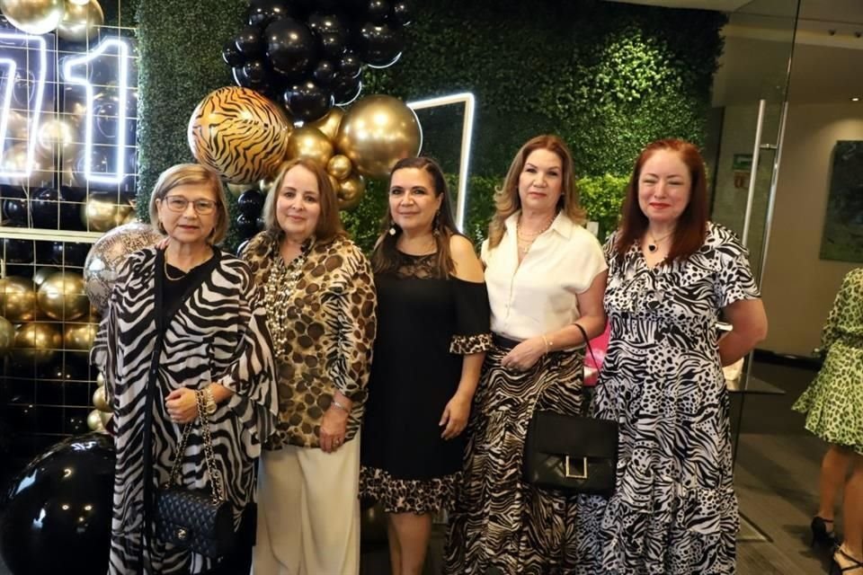 Martha Flores, Martha Villalón, Blanca Gallegos, Martha Martínez y Elizabeth Santaella