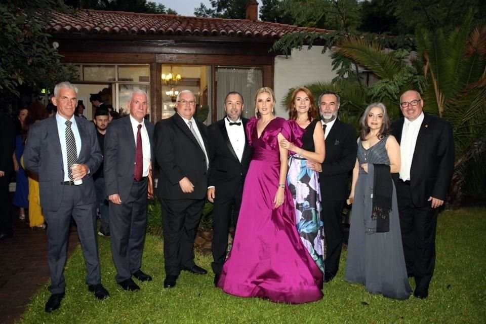 Elsa Peña, Gerardo Solano y familia