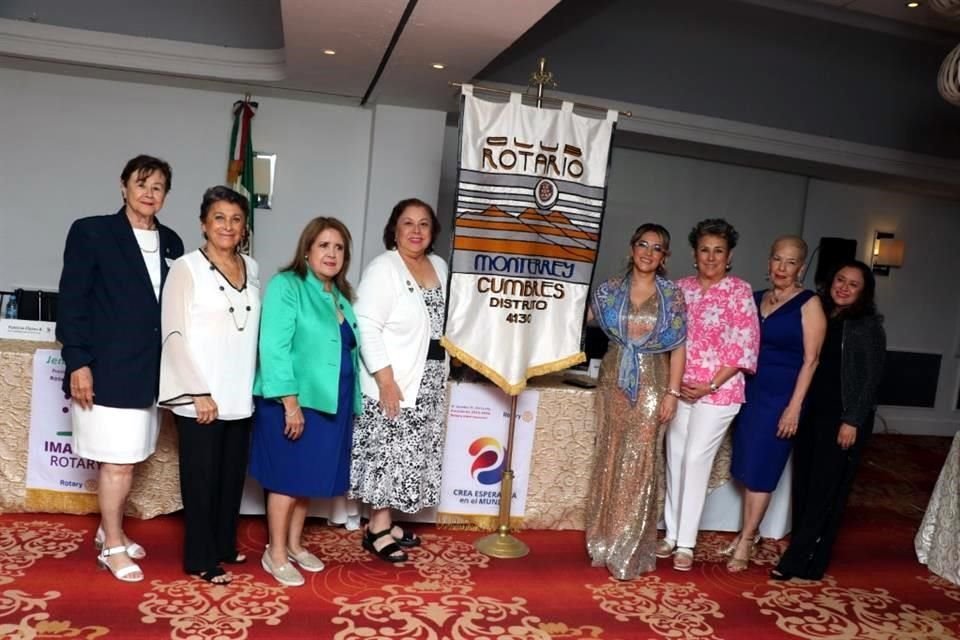 Delia de la Peña, Ada Alicia Bautista, Elsa María Aguilar, Alma Alicia Gonzalez, Yeytzi Ordoñez Azuara, Laura Fuentes Gonzalez, María Guadalupe Martínez y Belinda Beltrán, mesas entrante y saliente