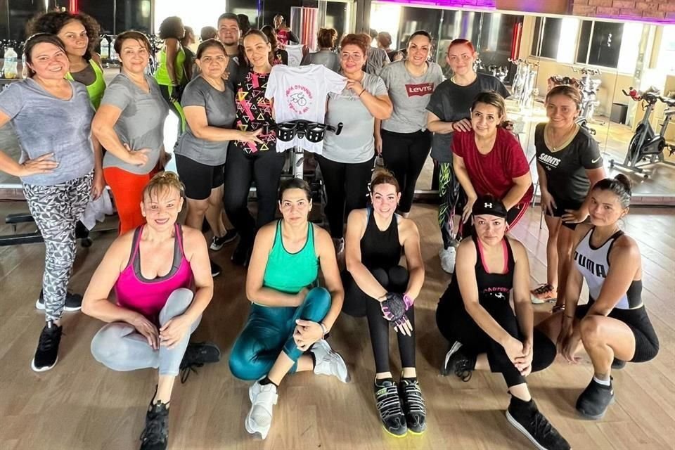 El gimnasio Mega Spinning le dedicó la clase de la mañana de hoy a Luz María González, una de sus alumnas.