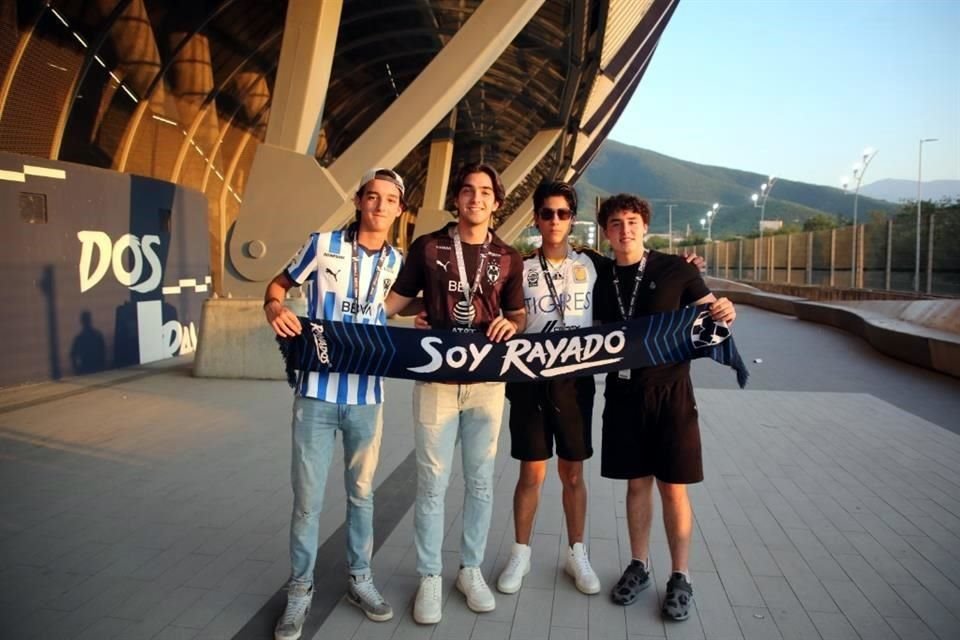 Gonzalo Navarro, Carlos Villanueva, Leonardo Enríquez y Rodrígo Cantú