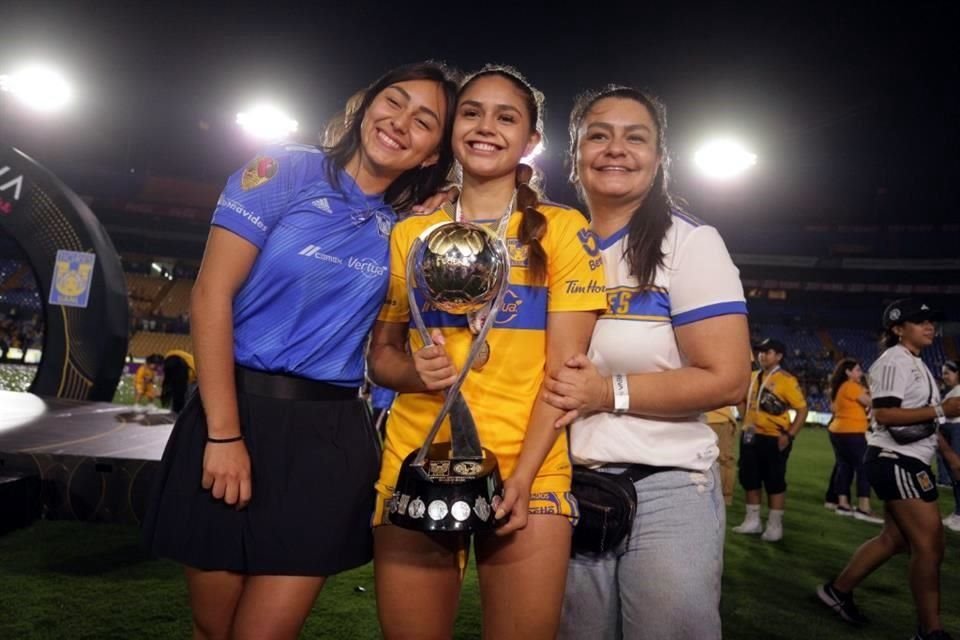 Jana Gutiérrez extendió su estancia en Tigres Femenil.