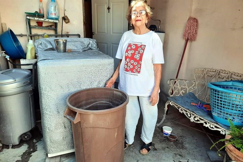 Vecinos de diferentes municipios reportaron cortes de agua y baja presión desde hace tres días.